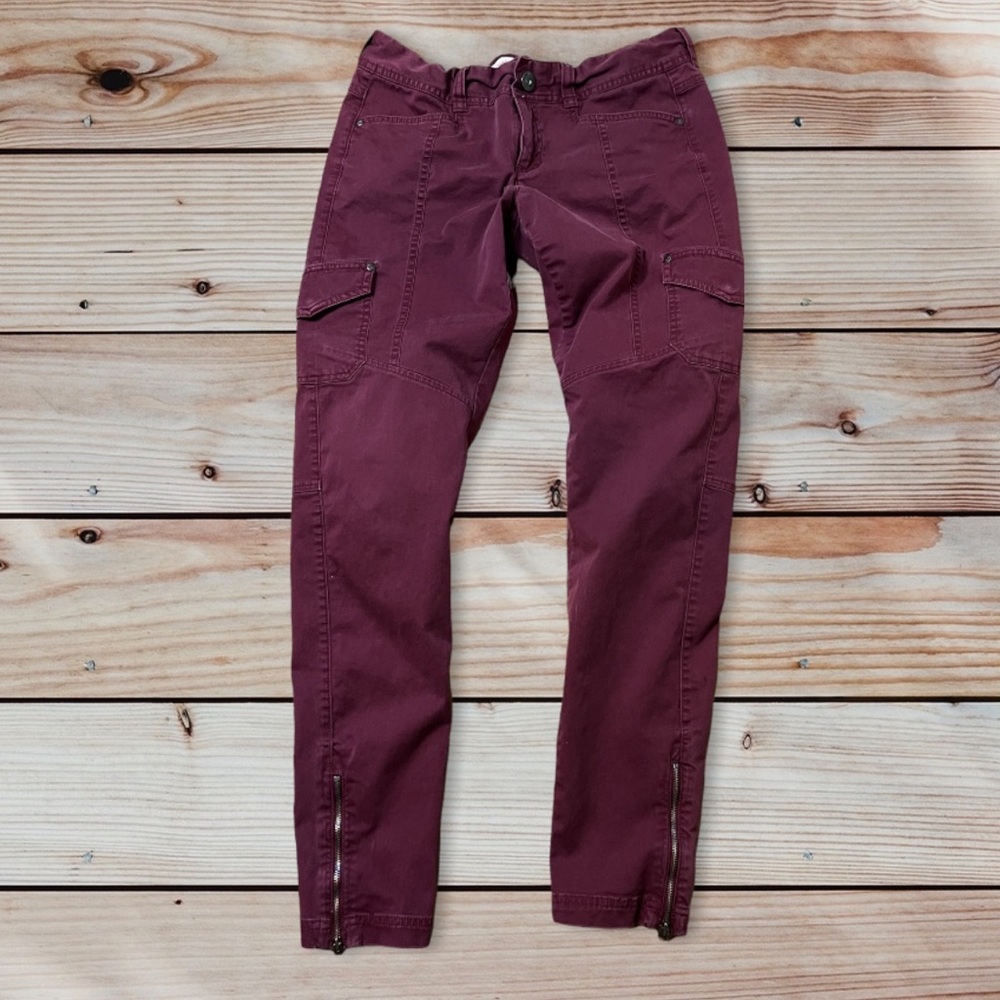 Athleta maroon cropped cargo hiking pants